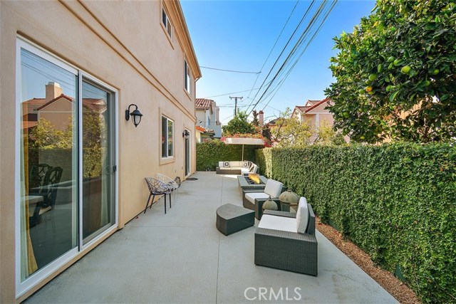 2213 Gates Avenue, Redondo Beach, California 90278, 4 Bedrooms Bedrooms, ,2 BathroomsBathrooms,Residential,Sold,Gates,SB19244221