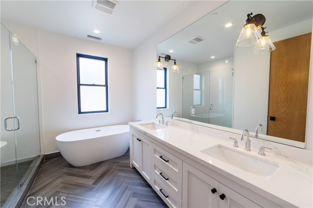 2313 Carnegie Lane, Redondo Beach, California 90278, 4 Bedrooms Bedrooms, ,4 BathroomsBathrooms,Residential,Sold,Carnegie,SB19139446
