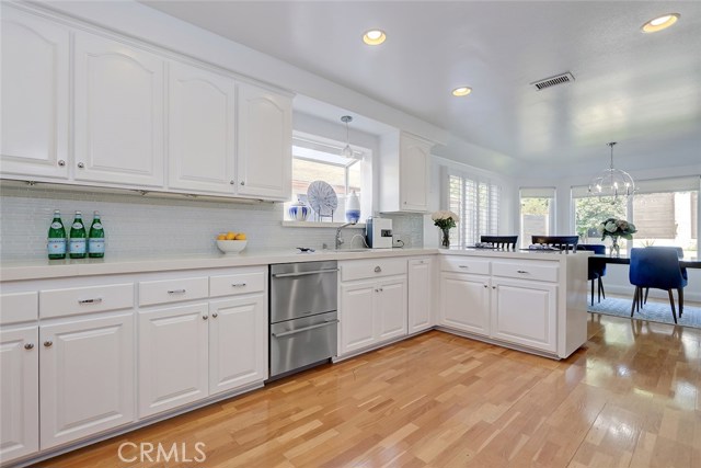 625 26th Street, Manhattan Beach, California 90266, 4 Bedrooms Bedrooms, ,3 BathroomsBathrooms,Residential,Sold,26th,SB19176225