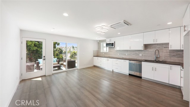 1702 Carlson Lane, Redondo Beach, California 90278, 3 Bedrooms Bedrooms, ,3 BathroomsBathrooms,Residential,Sold,Carlson,PV20186639