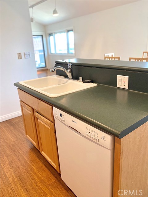 1401 12th Street, Manhattan Beach, California 90266, 3 Bedrooms Bedrooms, ,2 BathroomsBathrooms,Residential,Sold,12th,SB20043052