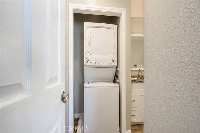 washer/dryer hookups in 2nd bedroom as well as in garage