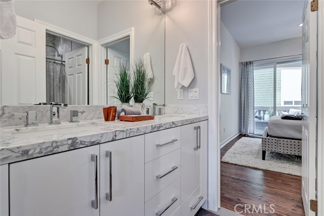Custom remodeled Jack & Jill guest bathroom