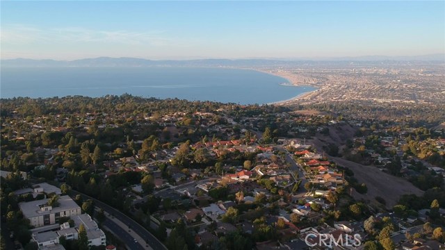 Just a few short miles to the Ocean!