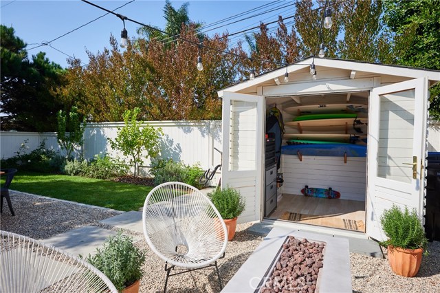 925 15th Place, Hermosa Beach, California 90254, 2 Bedrooms Bedrooms, ,1 BathroomBathrooms,Residential,Sold,15th,SB20221985