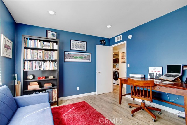 2 Bed Home for Sale in Van Nuys, California
