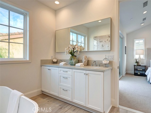 1907 Plant #B, Redondo Beach, California 90278, 4 Bedrooms Bedrooms, ,3 BathroomsBathrooms,Residential,Sold,Plant #B,SB20015765