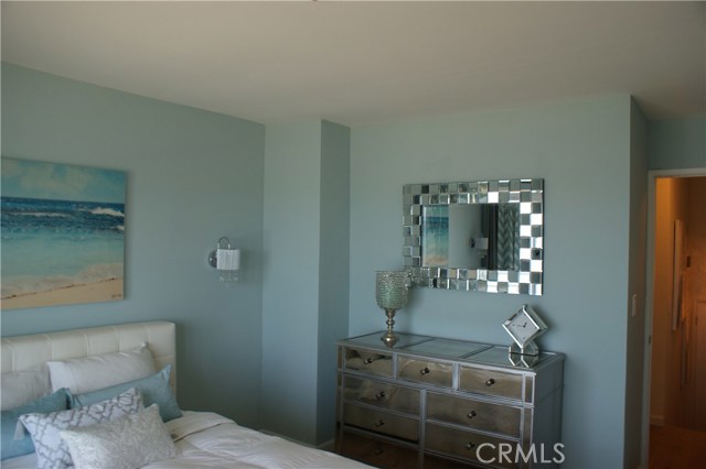 555 Esplanade #112, Redondo Beach, California 90277, 1 Bedroom Bedrooms, ,1 BathroomBathrooms,Residential,Sold,Esplanade #112,PW17146185