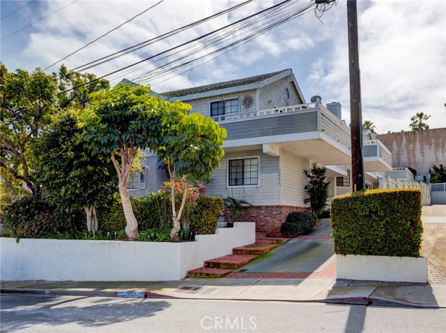 1924 Mathews Avenue, Redondo Beach, California 90278, 3 Bedrooms Bedrooms, ,2 BathroomsBathrooms,Residential,Sold,Mathews,SB19050062