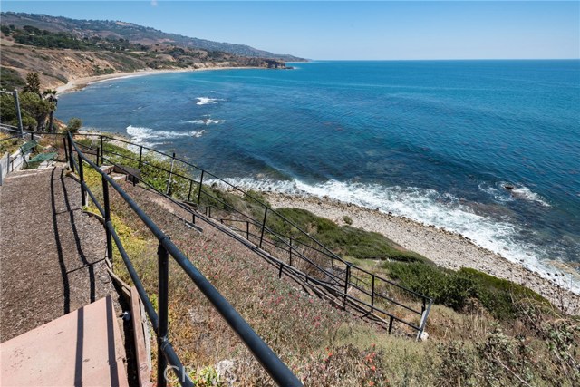 32724 Coastsite Drive, Rancho Palos Verdes, California 90275, 2 Bedrooms Bedrooms, ,2 BathroomsBathrooms,Residential,Sold,Coastsite,PV20209368