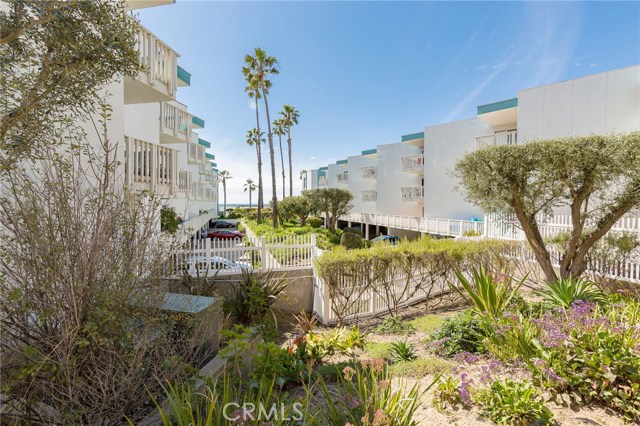 620 The Village, Redondo Beach, California 90277, 1 Bedroom Bedrooms, ,1 BathroomBathrooms,Residential,Sold,The Village,SB17035321