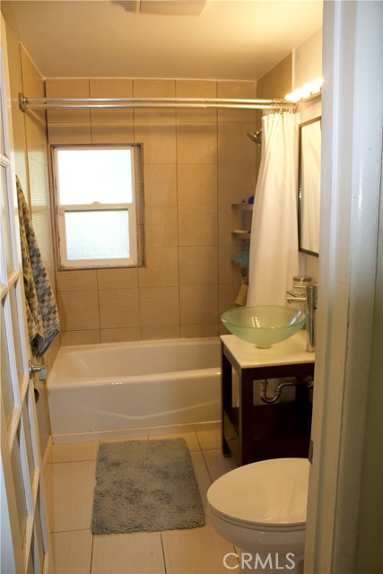 2 Bed Home for Sale in Lake Balboa, California
