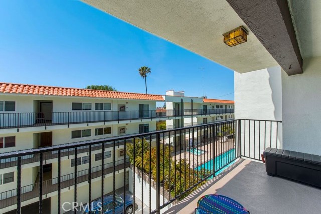 1720 Ardmore Avenue, Hermosa Beach, California 90254, 2 Bedrooms Bedrooms, ,2 BathroomsBathrooms,Residential,Sold,Ardmore,SB17094802