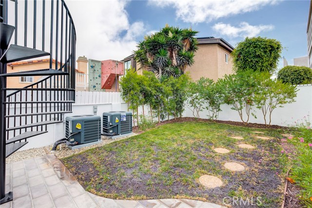 1218 6th Street, Hermosa Beach, California 90254, 4 Bedrooms Bedrooms, ,1 BathroomBathrooms,Residential,Sold,6th,SB18218680