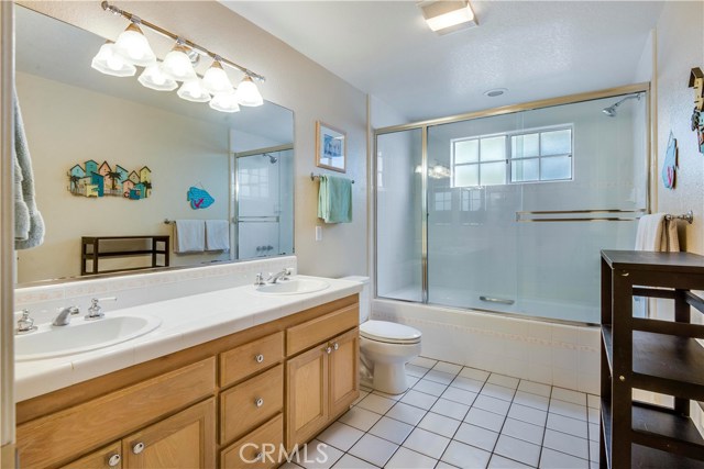 1109 Valley Drive, Hermosa Beach, California 90254, 2 Bedrooms Bedrooms, ,2 BathroomsBathrooms,Residential,Sold,Valley,SB17110855