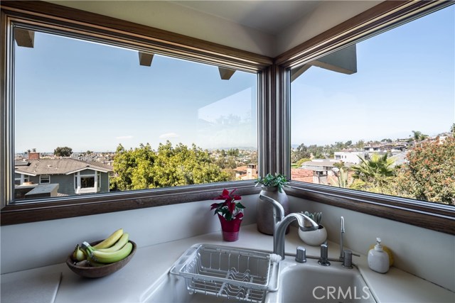 815 1st Street, Manhattan Beach, California 90266, 4 Bedrooms Bedrooms, ,3 BathroomsBathrooms,Residential,Sold,1st,SB20096904