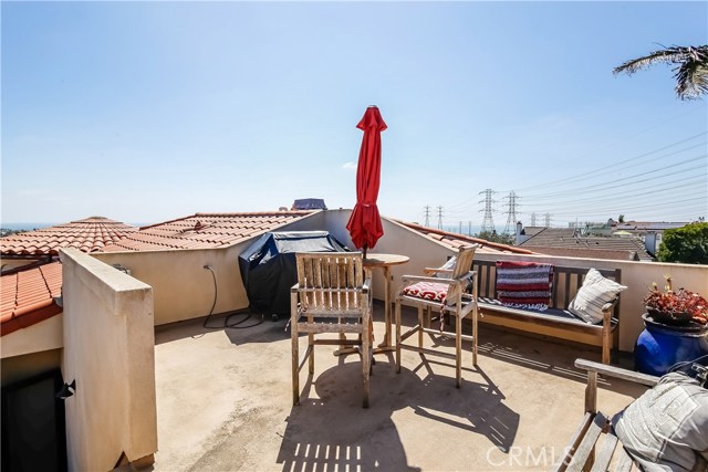 808 Maria Avenue, Redondo Beach, California 90277, 4 Bedrooms Bedrooms, ,3 BathroomsBathrooms,Residential,Sold,Maria,SB17180173