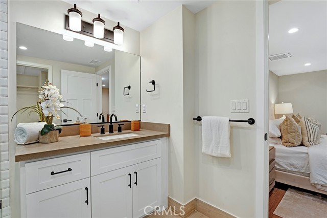 528 Elena Avenue, Redondo Beach, California 90277, 4 Bedrooms Bedrooms, ,4 BathroomsBathrooms,Residential,Sold,Elena,SB21098189