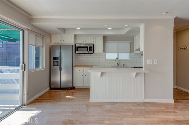 2813 Vista Drive, Manhattan Beach, California 90266, 4 Bedrooms Bedrooms, ,3 BathroomsBathrooms,Residential,Sold,Vista,SB20119545