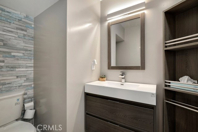 2031 Hillcrest Drive, Hermosa Beach, California 90254, 3 Bedrooms Bedrooms, ,4 BathroomsBathrooms,Residential,Sold,Hillcrest,PW20026303