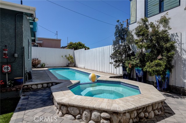513 Camino Real, Redondo Beach, California 90277, 5 Bedrooms Bedrooms, ,2 BathroomsBathrooms,Residential,Sold,Camino Real,SB20152280