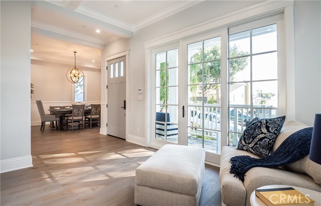 577 31st Street, Manhattan Beach, California 90266, 5 Bedrooms Bedrooms, ,5 BathroomsBathrooms,Residential,Sold,31st,SB20093030