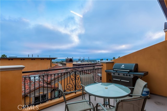 610 Juanita Avenue, Redondo Beach, California 90277, 4 Bedrooms Bedrooms, ,3 BathroomsBathrooms,Residential,Sold,Juanita,PV17121726