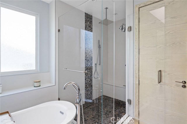 2019 Farrell Avenue, Redondo Beach, California 90278, 4 Bedrooms Bedrooms, ,4 BathroomsBathrooms,Residential,Sold,Farrell,SB20115506