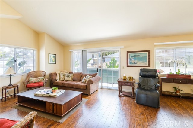 407 Anita Street, Redondo Beach, California 90278, 3 Bedrooms Bedrooms, ,3 BathroomsBathrooms,Residential,Sold,Anita,SB18113069