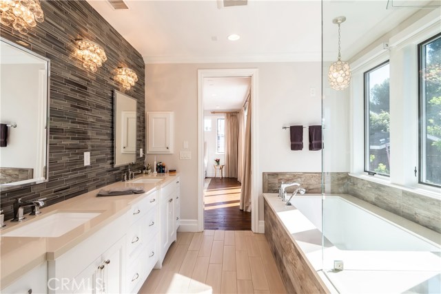 1905 Elm Avenue, Manhattan Beach, California 90266, 5 Bedrooms Bedrooms, ,5 BathroomsBathrooms,Residential,Sold,Elm,SB19169509