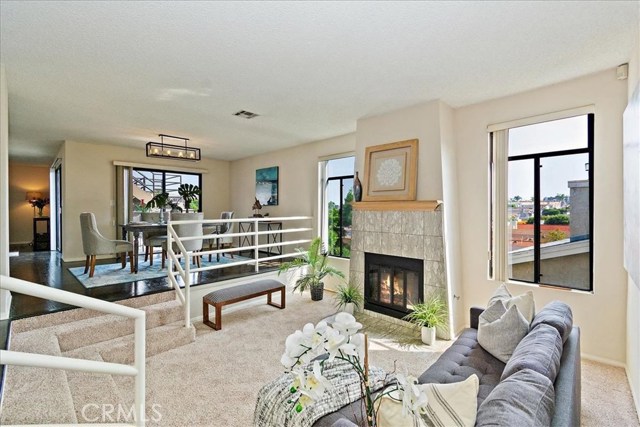 1287 7th Place, Hermosa Beach, California 90254, 4 Bedrooms Bedrooms, ,3 BathroomsBathrooms,Residential,Sold,7th,TR19240895