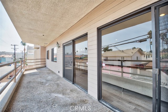 512 Esplanade, Redondo Beach, California 90277, 2 Bedrooms Bedrooms, ,2 BathroomsBathrooms,Residential,Sold,Esplanade,IN17223458