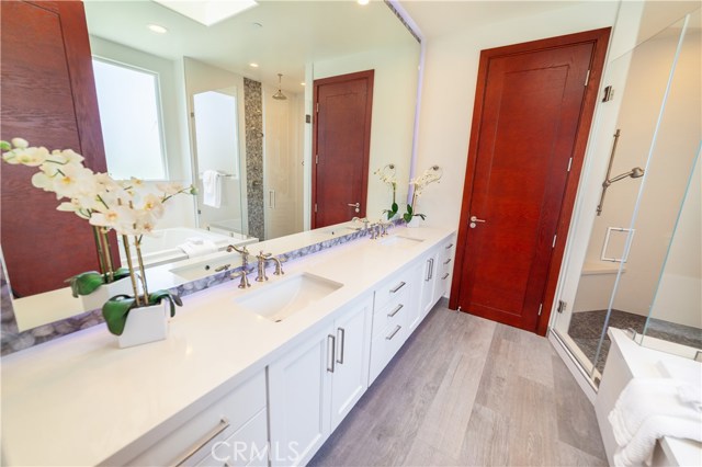 2110 Ernest Avenue, Redondo Beach, California 90278, 4 Bedrooms Bedrooms, ,3 BathroomsBathrooms,Residential,Sold,Ernest,SB18147464