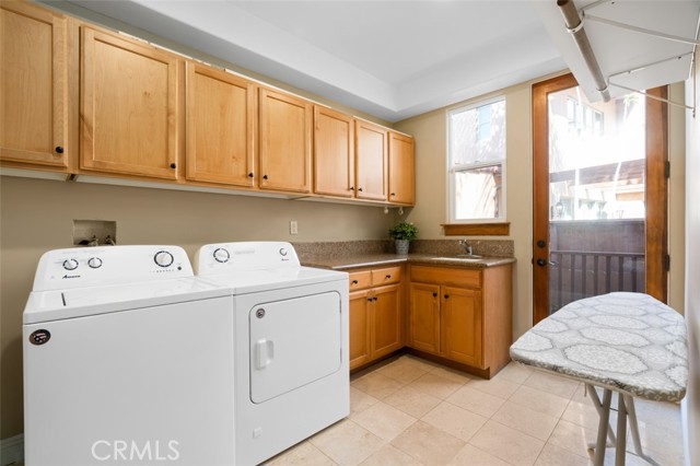 607 Gertruda Avenue, Redondo Beach, California 90277, 5 Bedrooms Bedrooms, ,4 BathroomsBathrooms,Residential,Sold,Gertruda,SB21053791