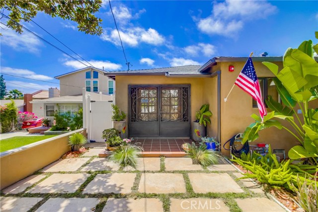 1019 Spencer Street, Redondo Beach, California 90277, 2 Bedrooms Bedrooms, ,1 BathroomBathrooms,Residential,Sold,Spencer,SB17195188