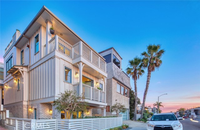 2618 Manhattan Avenue, Hermosa Beach, California 90254, 5 Bedrooms Bedrooms, ,4 BathroomsBathrooms,Residential,Sold,Manhattan,SB21009300