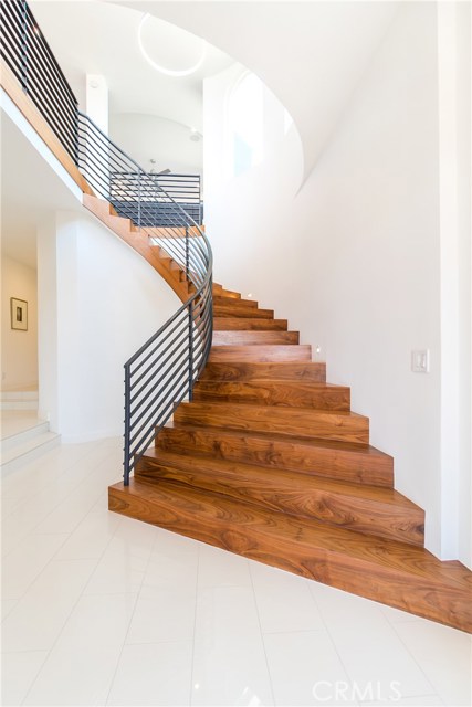 2524 Manhattan Avenue, Hermosa Beach, California 90254, 5 Bedrooms Bedrooms, ,3 BathroomsBathrooms,Residential,Sold,Manhattan,SB18096858