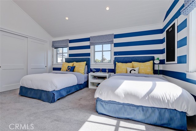 570 27th Street, Manhattan Beach, California 90266, 5 Bedrooms Bedrooms, ,4 BathroomsBathrooms,Residential,Sold,27th,SB21030922