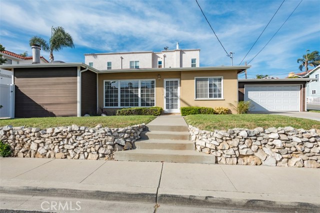 2121 Clark Lane, Redondo Beach, California 90278, 4 Bedrooms Bedrooms, ,1 BathroomBathrooms,Residential,Sold,Clark,SB18050602