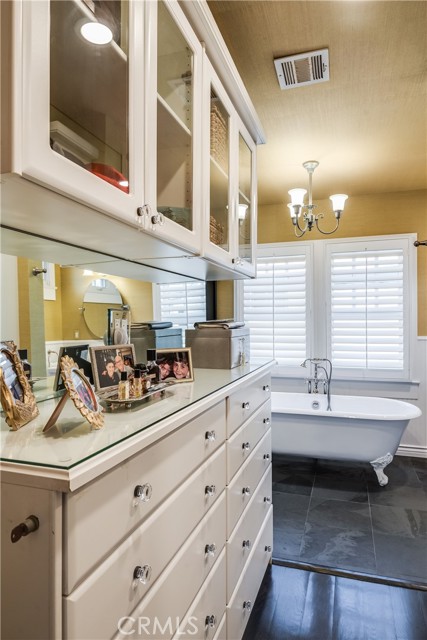 524 4th Street, Manhattan Beach, California 90266, 4 Bedrooms Bedrooms, ,2 BathroomsBathrooms,Residential,Sold,4th,SB21061545
