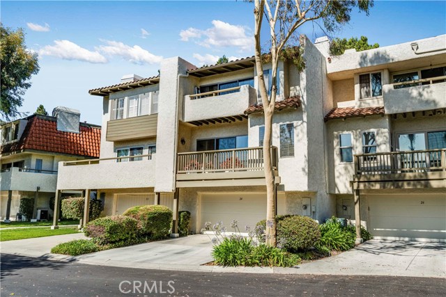 24 Sycamore Lane, Rolling Hills Estates, California 90274, 2 Bedrooms Bedrooms, ,3 BathroomsBathrooms,Residential,Sold,Sycamore,PV19180483