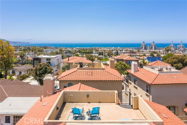 706 Lucia Avenue, Redondo Beach, California 90277, 4 Bedrooms Bedrooms, ,3 BathroomsBathrooms,Residential,Sold,Lucia,SB21127495