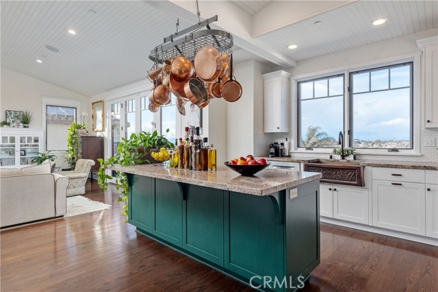 So bright and airy - room for multiple chefs