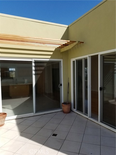 313 Anita Street, Redondo Beach, California 90278, 4 Bedrooms Bedrooms, ,3 BathroomsBathrooms,Residential,Sold,Anita,SB17216803