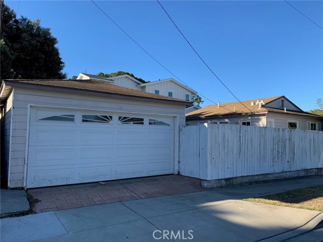 1612 Chestnut Avenue, Manhattan Beach, California 90266, 3 Bedrooms Bedrooms, ,1 BathroomBathrooms,Residential,Sold,Chestnut,SB18250847