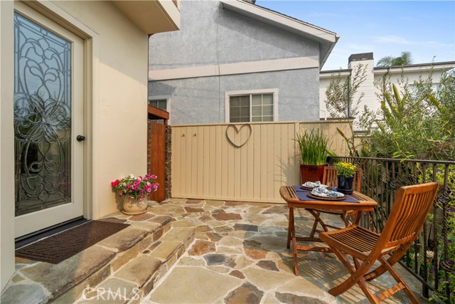 618 Avenue C, Redondo Beach, California 90277, 3 Bedrooms Bedrooms, ,2 BathroomsBathrooms,Residential,Sold,Avenue C,SB20188515