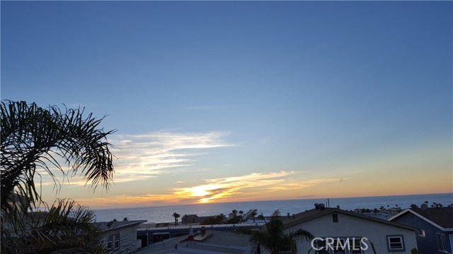 1136 Monterey Boulevard, Hermosa Beach, California 90254, 3 Bedrooms Bedrooms, ,3 BathroomsBathrooms,Residential,Sold,Monterey,SB21055053