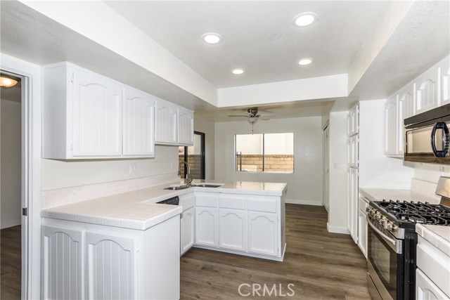New Recessed Lighting and Glazed Counter Tops!