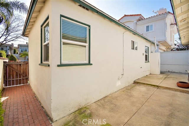 528 Lucia Avenue, Redondo Beach, California 90277, ,Residential Income,Sold,Lucia,SB21140869