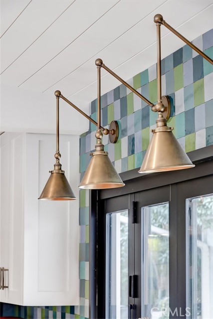 585 29th Street, Manhattan Beach, California 90266, 4 Bedrooms Bedrooms, ,3 BathroomsBathrooms,Residential,Sold,29th,SB21019167